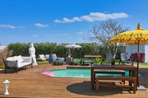 Maison du Bonheur , Villa de Détente , tout confort Piscine, Billard,en pleine Camargue