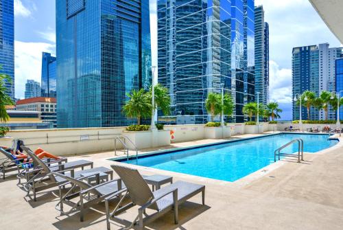 Exclusive 1BR Apartment on 35th floor photo 33