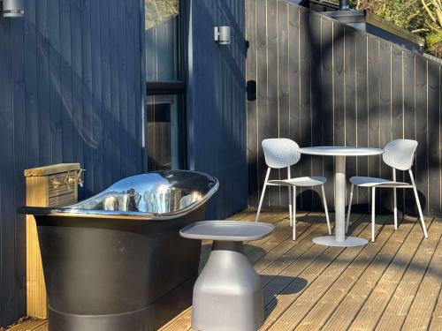 Φωτογραφία από το άλμπουμ του Kingfisher - Luxurious Off-Grid Eco Cabin with Riverviews σε Market Drayton