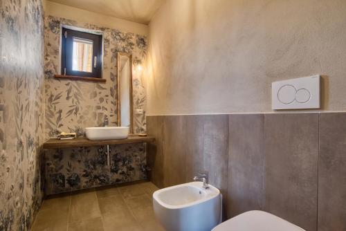 Koupelna v ubytování Tuscan Cozy Escape with View, Garden & Breakfast