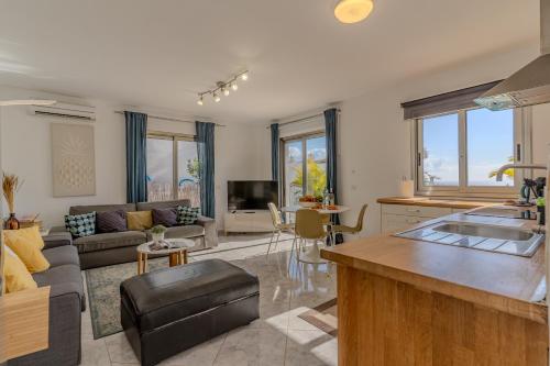 Bungalow apartment with private pool & ocean views
