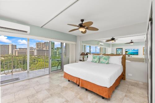 En eller flere senge i et værelse på Waikiki Shore 1310