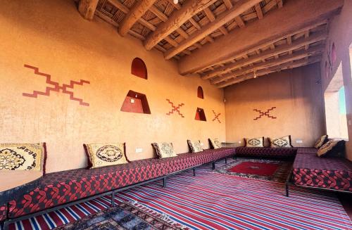a room with a longasteryasteryasteryasteryasteryasteryasteryasteryasteryasteryastery at KASBAH ALTAÏR in Kalaat MGouna