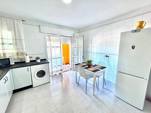 Kuchyň nebo kuchyňský kout v ubytování Apartamentos Empul El Mirador de Conil