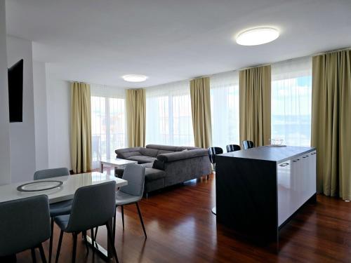 Apartment Astral with a private parking space