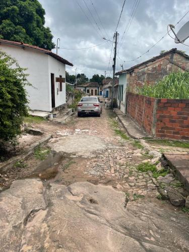 a car parked on the side of a street at Igatu CENTRO in Andaraí