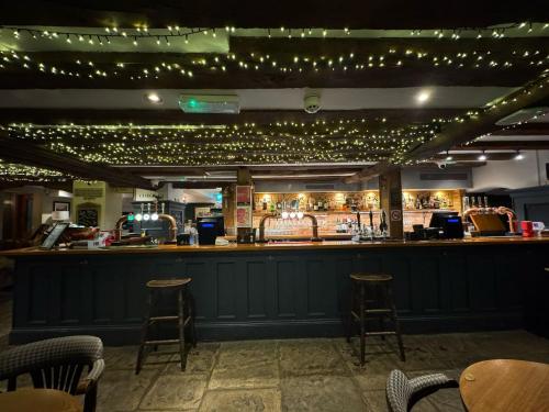 The Greyhound Innにあるラウンジまたはバー
