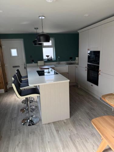 Brand New Stylish Converted Coach House in Cardiff photo 18