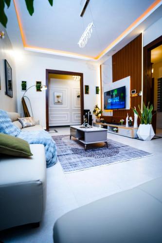 TV a/nebo společenská místnost v ubytování Lm Massive Homes