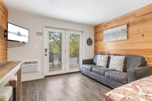 Kimberling CityStudio Condo on Table Rock Lake w Access & Views-Free Tickets-的相册照片
