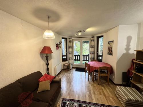 Résidence Le Grand Adret - Appartement en rez de jardin MAE-3434