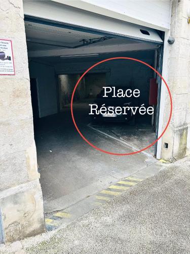 Galeriebild der Unterkunft Le GOLDORAK - Hypercentre, parking privé et climatisation in Niort