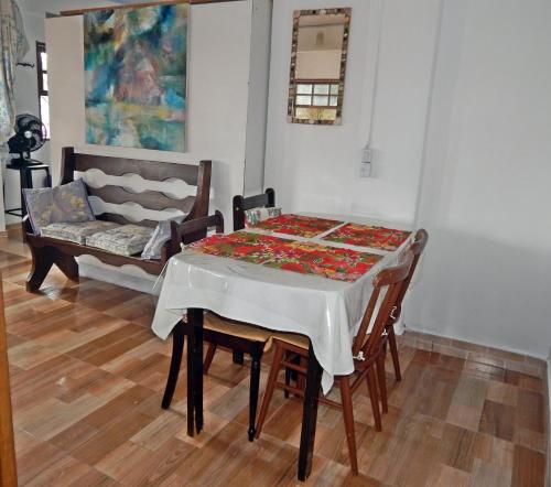 Posezení v ubytování Chalés Van Gogh