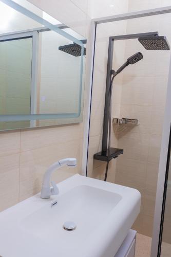 Ванная комната в Lily holiday hotel