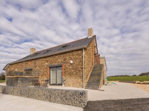 Maison de Campagne au Calme avec Terrasse, 3 Chambres - FR-1-306-1300