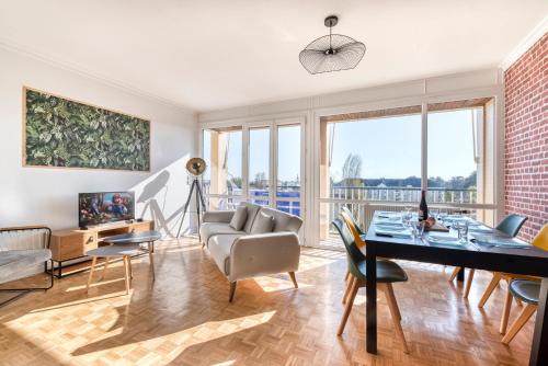 Le Super 8 - Free Parking, Balcony, 100m2, Wi-Fi