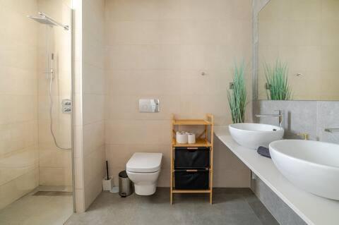 Koupelna v ubytování 321 - Luxury Penthouse with amazing views