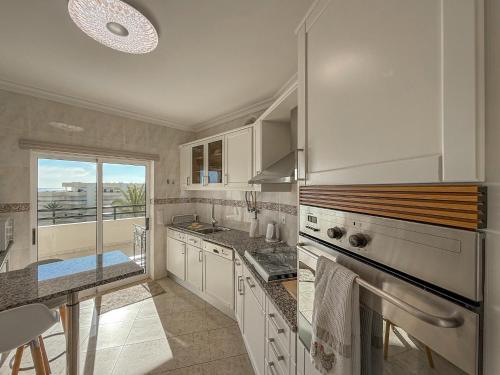 Luxury Apart wStunning Sea Views, Walk Beach