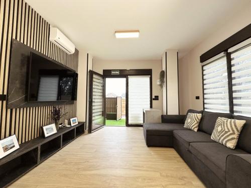 Flower Deluxe Bajo con Jardin 6083