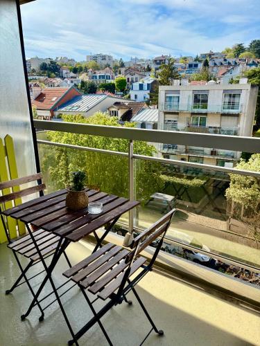 Un balcón o terraza en Modern apartment with balcony
