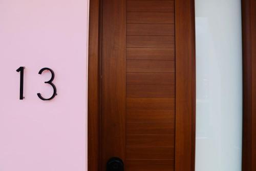 サンファンにあるRoom 13 Breezy Veranda Stay with City Viewsのギャラリーの写真