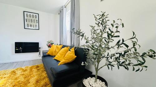TV a/nebo společenská místnost v ubytování Cosy and Comfy