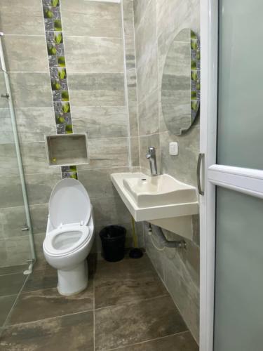 Ένα μπάνιο στο APARTAMENTO DORADAL