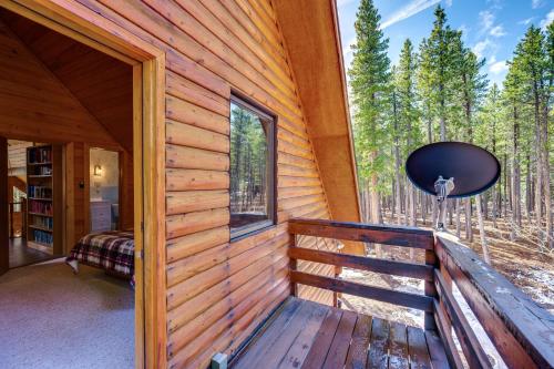 Gambar di galeri bagi 4 Mi to RMNP Allenspark Cabin with Wraparound Deck! di Allenspark