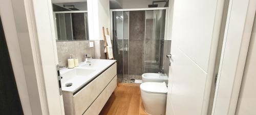 Suite CityLife 6 Guests - XL Living and 2 Baths