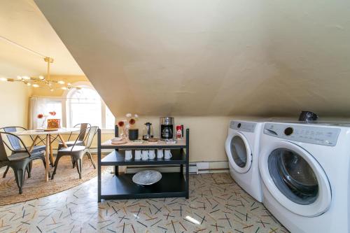 Gallery image of Historic Hideaway 1912 Mansion Loft with Timeless Character in Edmonton