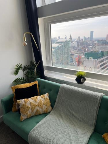 Χώρος καθιστικού στο Opulent Skyline Stays