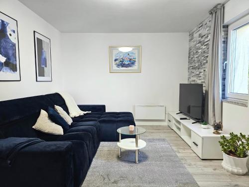 Luna - beach & city center