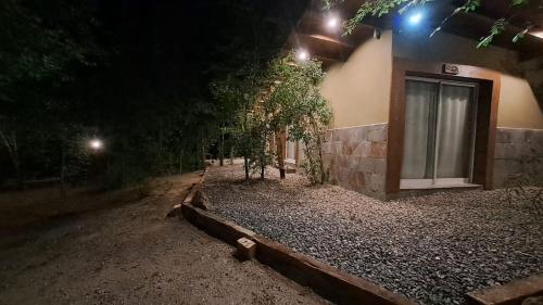 Κήπος έξω από το Albero Suites Serranas