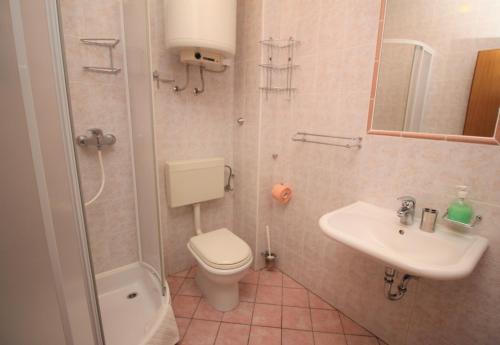 Apartments with parking space Baska, Krk - 24184
