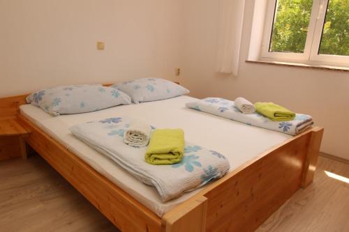 Apartments with parking space Baska, Krk - 24184