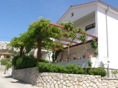Apartments with parking space Baska, Krk - 24201