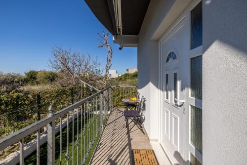 Apartments with parking space Kastel Kambelovac, Kastela - 24198