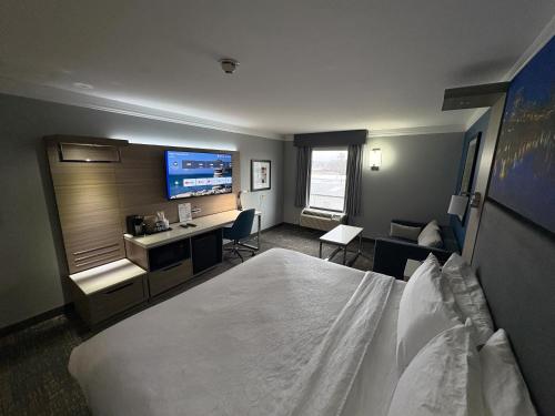 Ένα ή περισσότερα κρεβάτια σε δωμάτιο στο Best Western Plus Glen Allen Inn