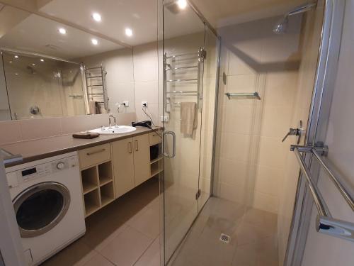 Un baño de Alpine View Apartments