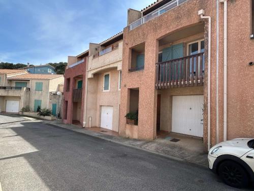 Photo de la galerie de l'établissement Maison Bord de Mer à Banyuls avec Terrasse et Garage - FR-1-225C-164, à Banyuls-sur-Mer