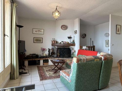 Photo de la galerie de l'établissement Maison Bord de Mer à Banyuls avec Terrasse et Garage - FR-1-225C-164, à Banyuls-sur-Mer