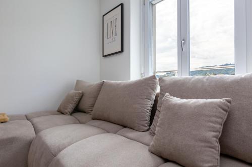 Gemini Zurich Apartment 5A - Downtown 2-BR Deluxe Loft Apt