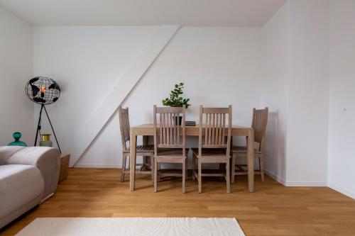 Gemini Zurich Apartment 5A - Downtown 2-BR Deluxe Loft Apt