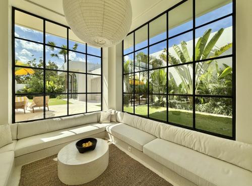 Ruang duduk di Dolce villas in Bingin