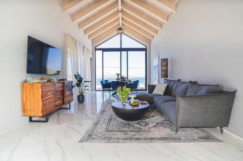 Villa Orama - Sea view with private pool