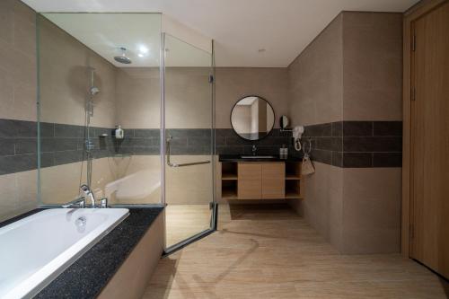 Un baño de Comzy Homestay by Citadines Residence Ha Long