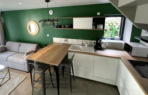 Photo de la galerie de l'établissement Maison de village entièrement rénovée proche Clisson et PuyduFou, à Saint-Crespin-sur-Moine