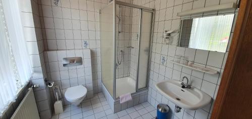 Koupelna v ubytování Hotel "Zur schönen Aussicht"