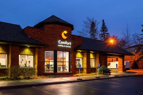 Certifikát, hodnocení, plakát nebo jiný dokument vystavený v ubytování Comfort Hotel & Suites