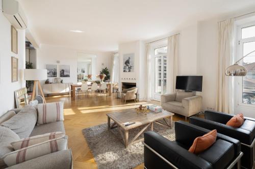 Center of Cannes 100m2 bright apartment